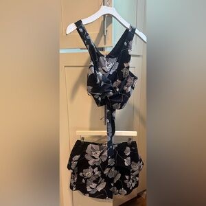 L'ATISTE Black and White Floral Shorts Set